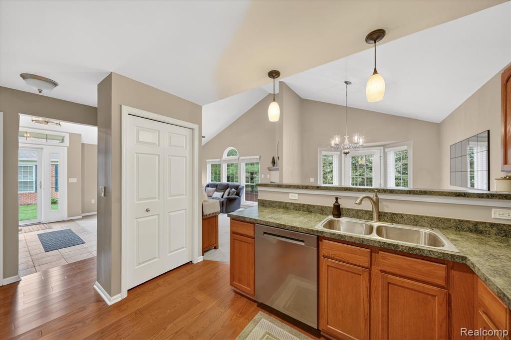 3954 Ravensfield Drive, Canton, MI 48188 — Photo 16