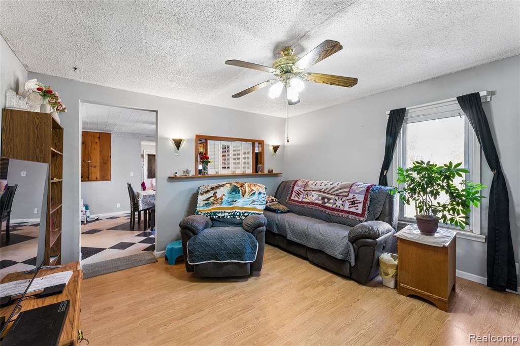 11472 E Lippincott Boulevard, Davison, MI 48423 — Photo 8