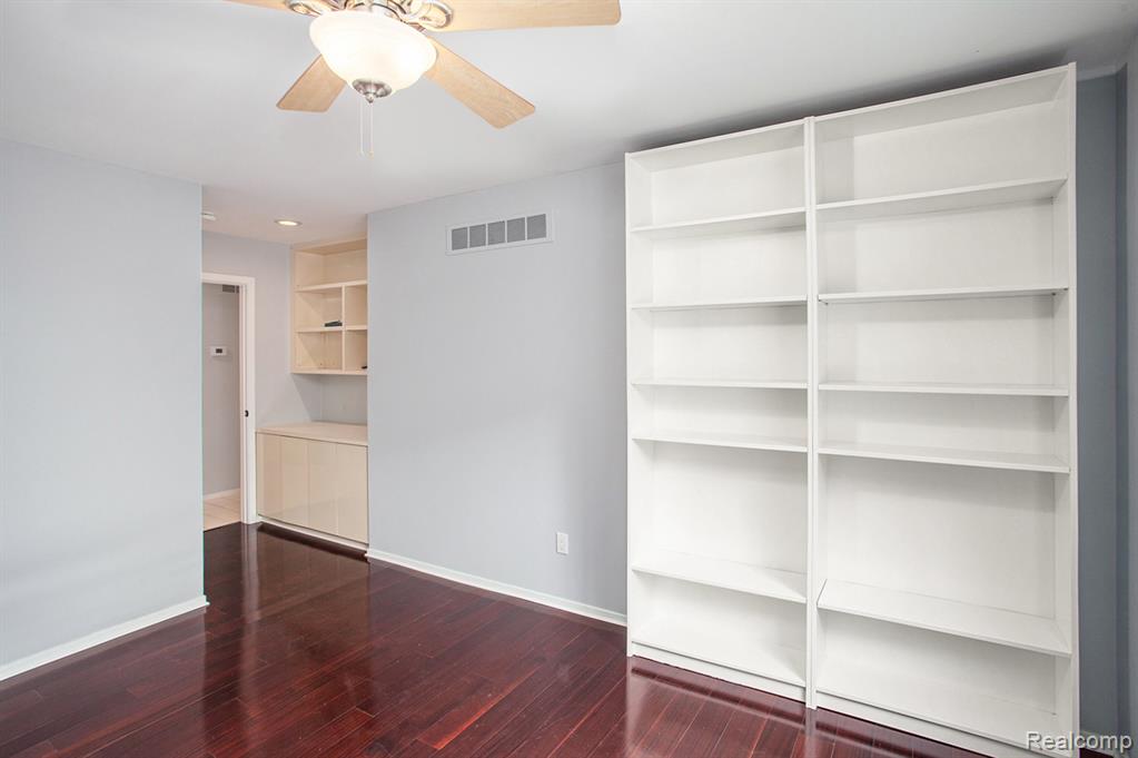6830 Heron Point, West Bloomfield, MI 48323 — Photo 14
