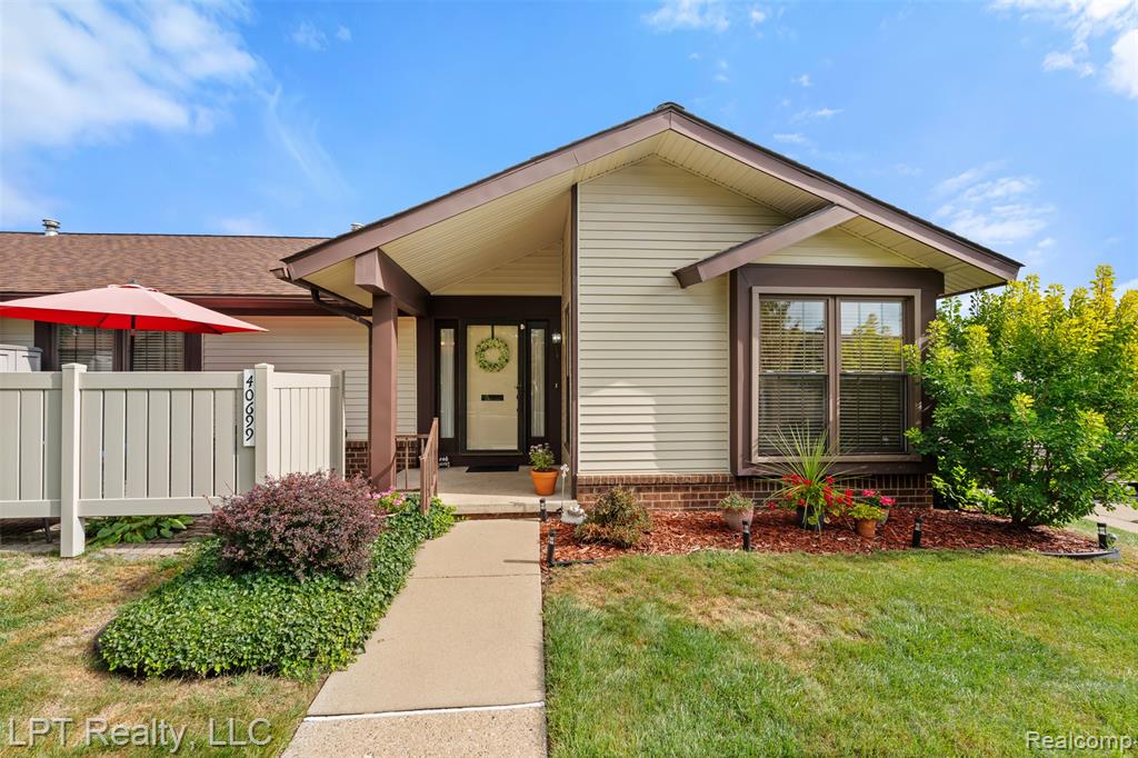 40699 Newport Drive, 256, Plymouth, MI 48170 — Photo 2