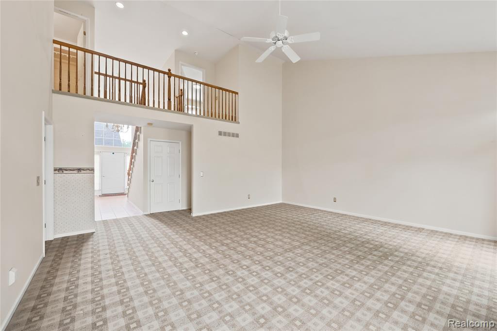 54698 Bellingham Drive, 56, Utica, MI 48316 — Photo 8