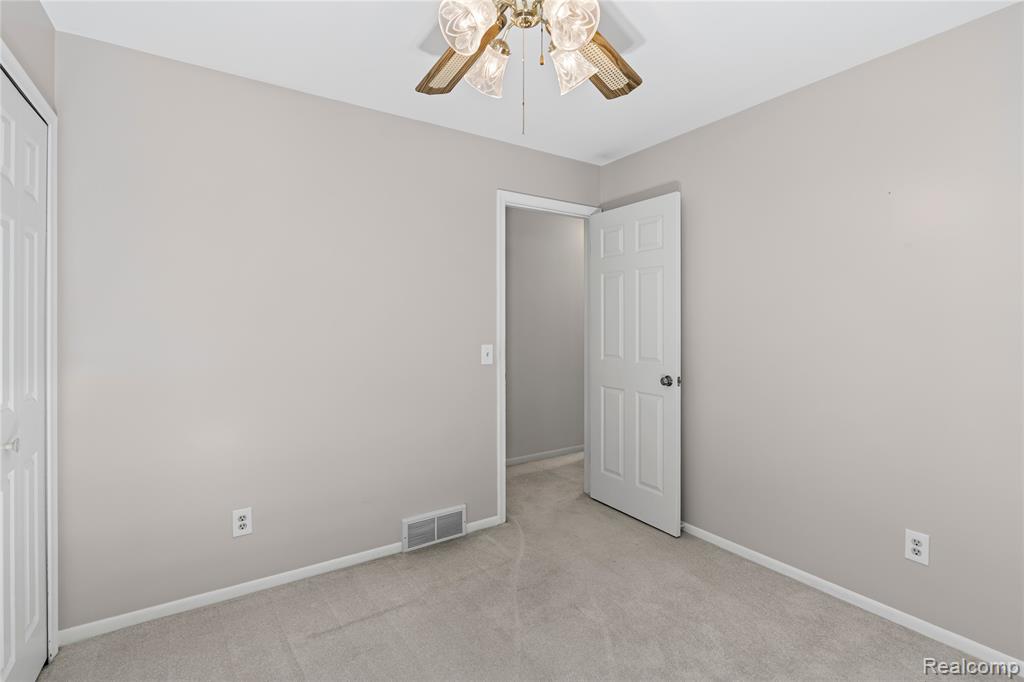 6247 King Arthur Court, Swartz Creek, MI 48473 — Photo 28