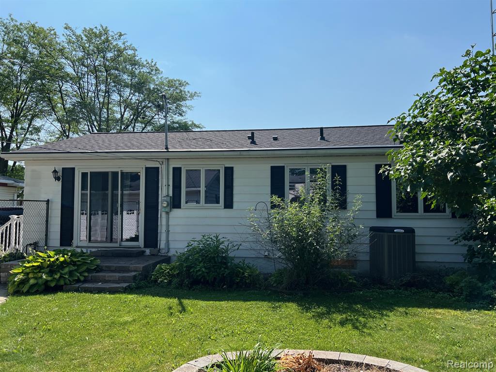 5198 Worchester Drive, Swartz Creek, MI 48473 — Photo 24