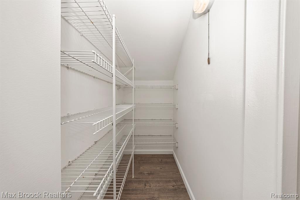 6689 W Ridgefield Circle, West Bloomfield, MI — Photo 17