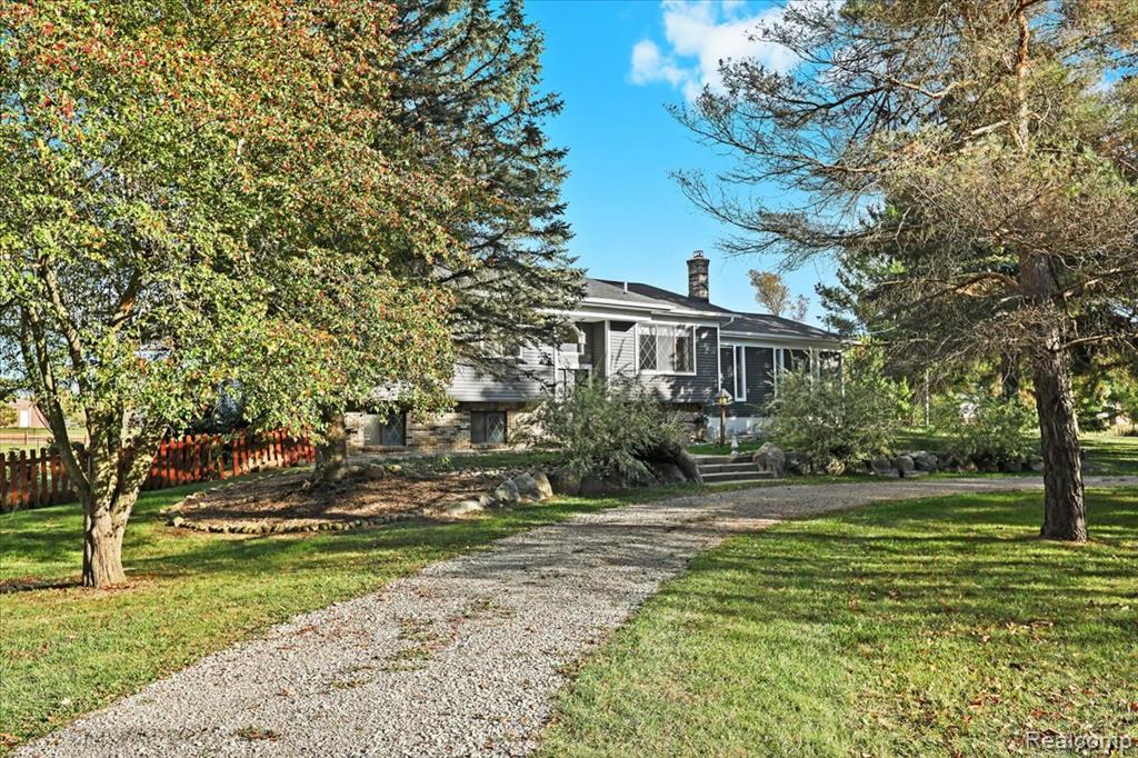 1570 Thayer Road, Ortonville, MI 48462 — Photo 45