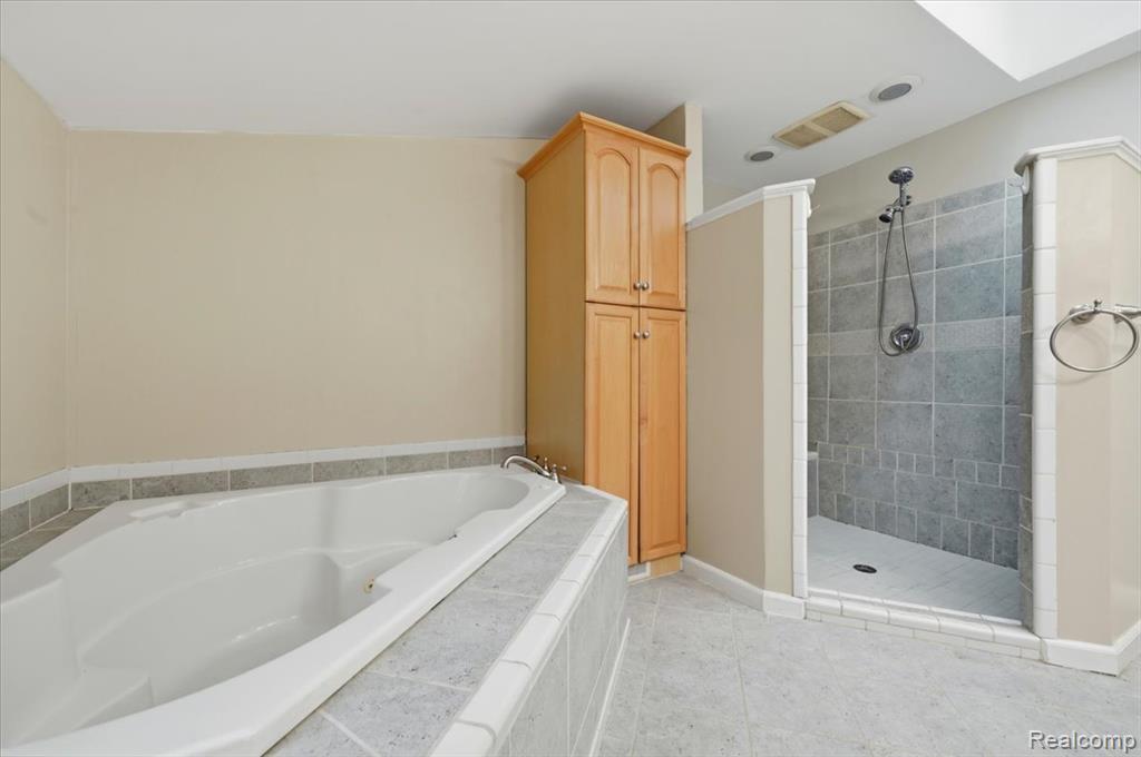 431 Colonial Court, Grosse Pointe Farms, MI 48236 — Photo 35