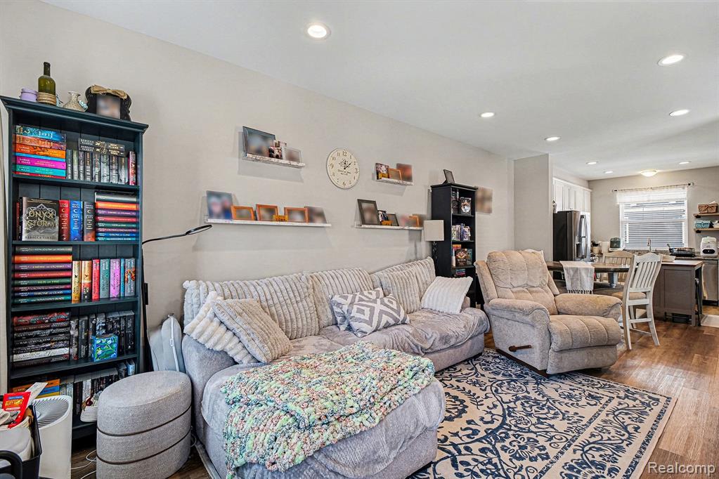 350 Jeff Keeton Drive, Hazel Park, MI 48030 — Photo 4