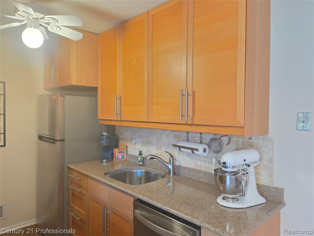 40318 Newport Drive, Plymouth, MI 48170 — Photo 9
