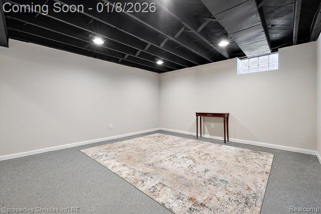 13365 Winchester Avenue, Huntington Woods, MI — Photo 35