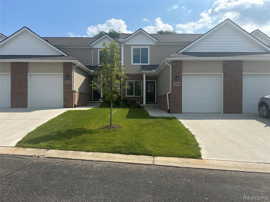 11306 Woodruff Lake, Brighton, MI 48116