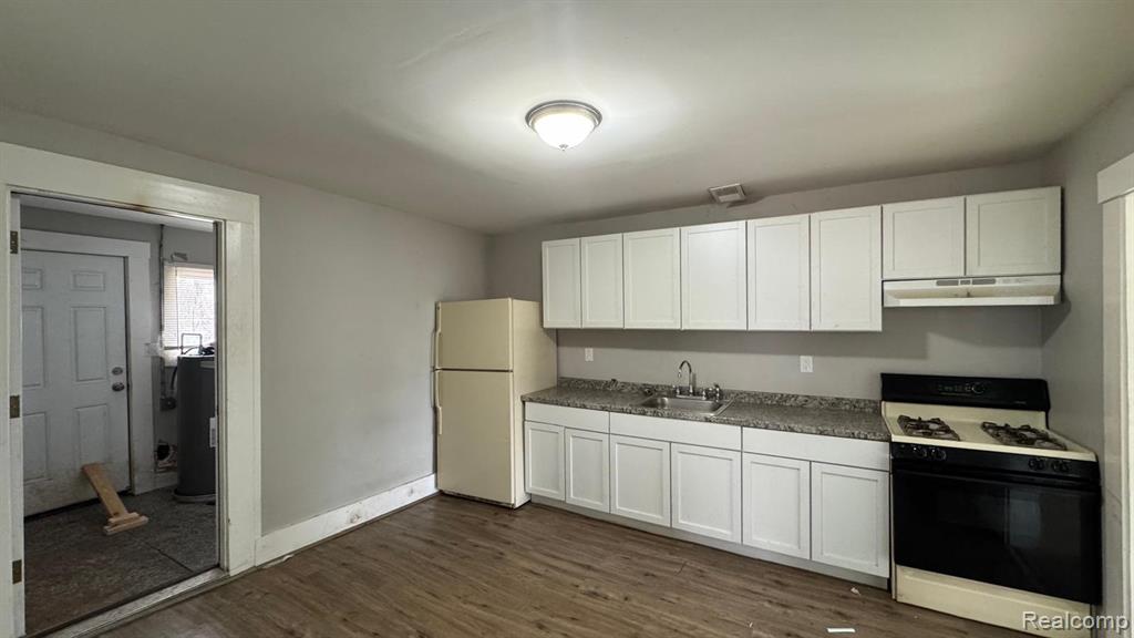 253 Beechwood Street, River Rouge, MI 48218 — Photo 16
