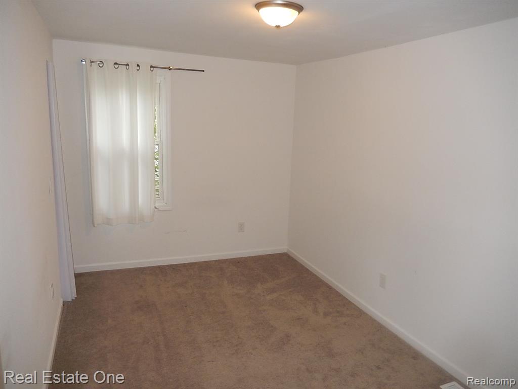 21067 WESTVIEW Avenue, Ferndale, MI 48220 — Photo 9