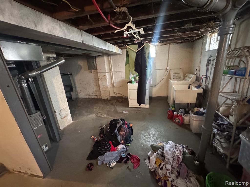 18828 Hawthorne Street, Highland Park, MI 48203 — Photo 11