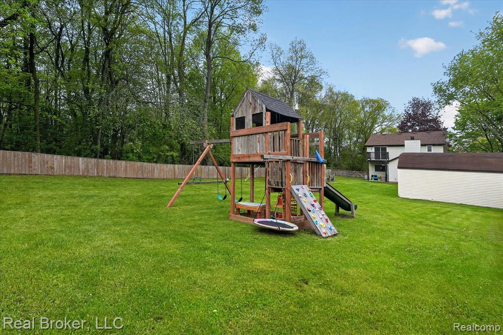 44-3885-Morgan-Rd-Orion-Township-MI-48359-WindowStill.jpg