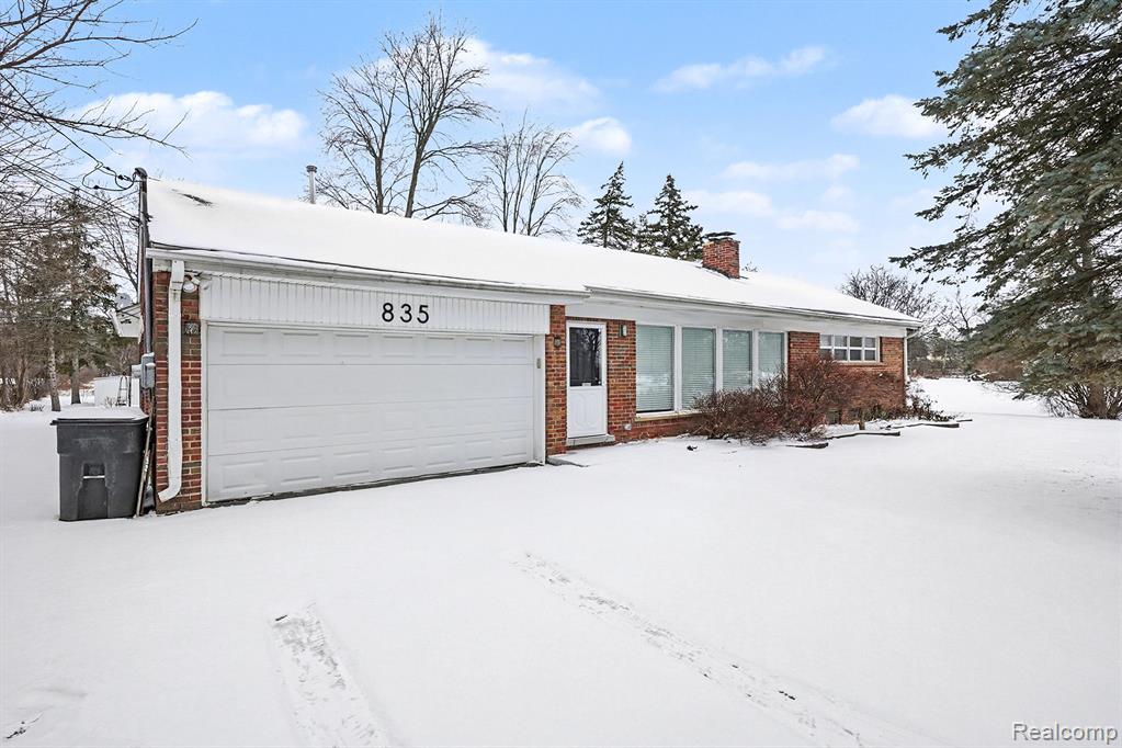 835 E Square Lake Road, Troy, MI 48085 — Photo 2