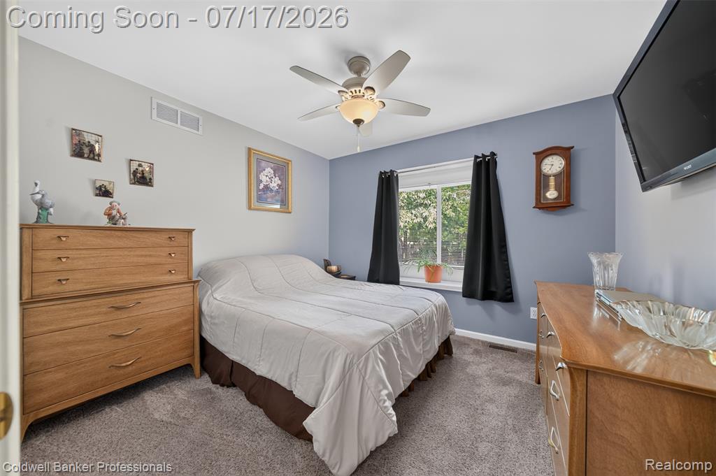 26606 Hales Street, Madison Heights, MI 48071 — Photo 17