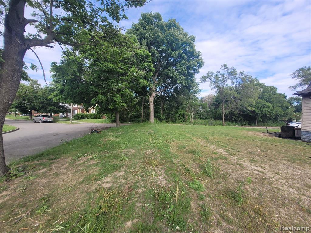 5585 RIDGEWOOD Street, Detroit, MI 48204 — front exterior