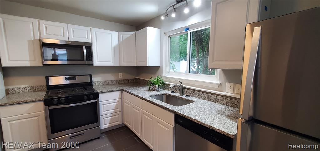 4911 Jackson Street, Dearborn Heights, MI 48125 — Photo 7