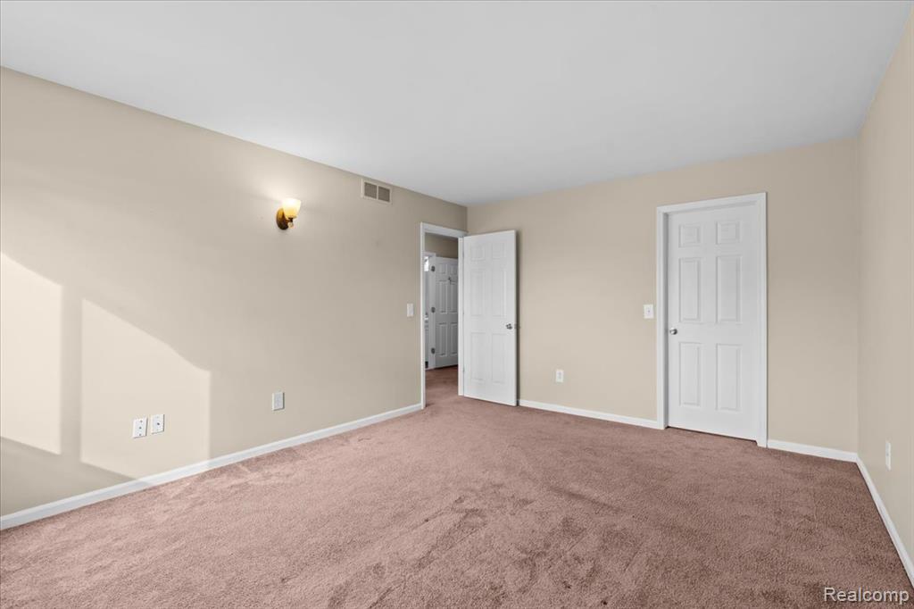 50105 N Jimmy Court, New Baltimore, MI 48047 — Photo 16