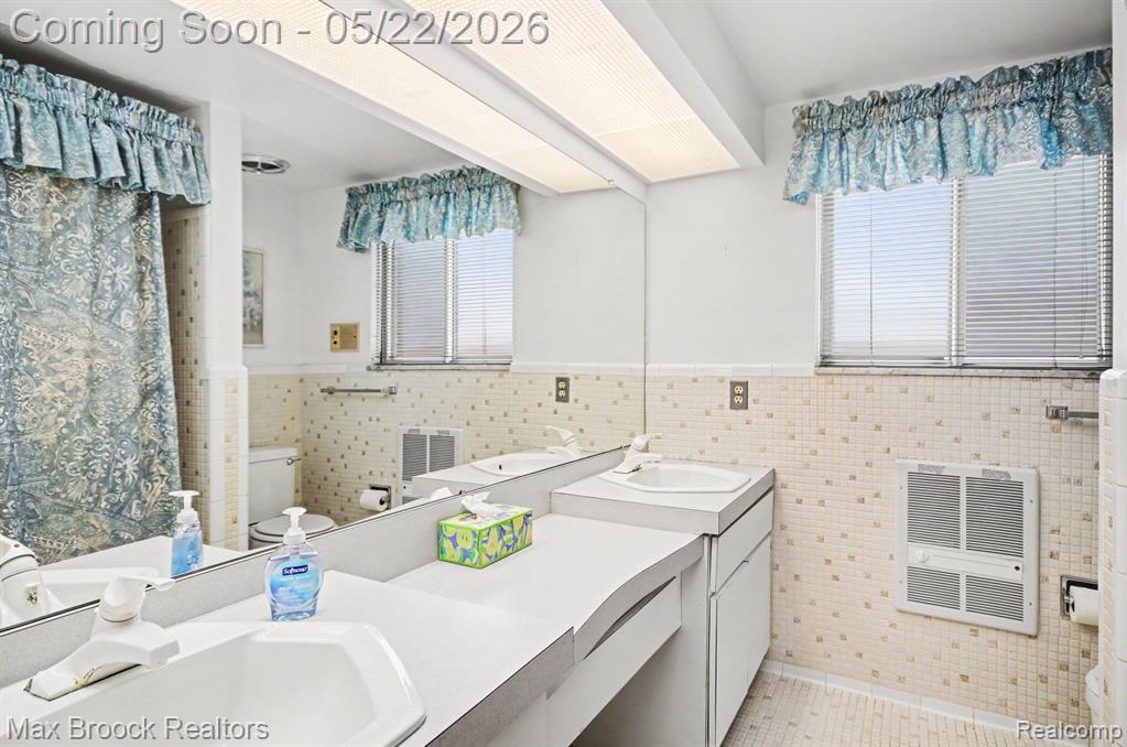 28829 Flanders Avenue, Warren, MI 48088 — Photo 10