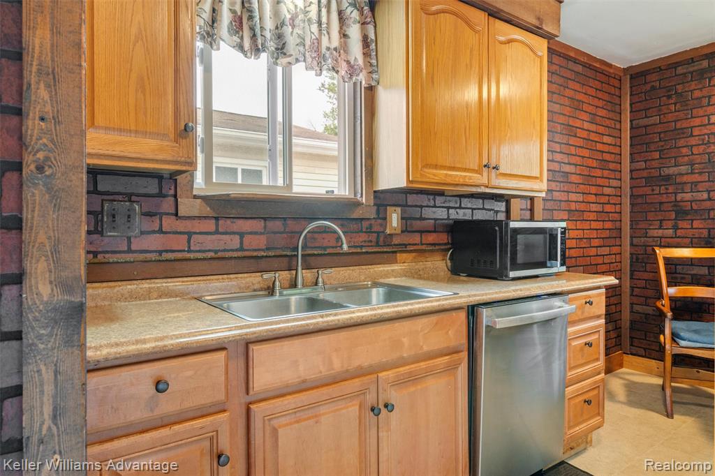 7536 Arcola Street, Westland, MI — Photo 16