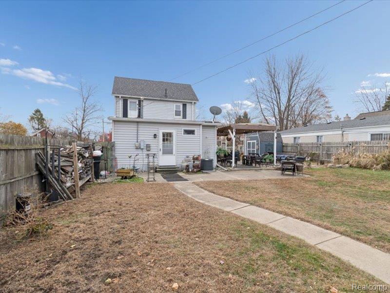404 Pine Street, Wyandotte, MI 48192 — Photo 48