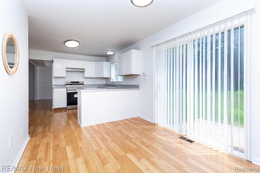 25935 Junction, Novi, MI — Photo 11