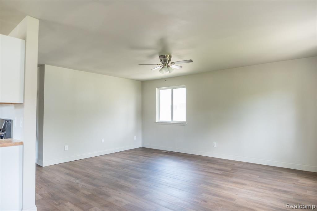 9114 ISLAND Drive, Clay, MI 48001 — Photo 14