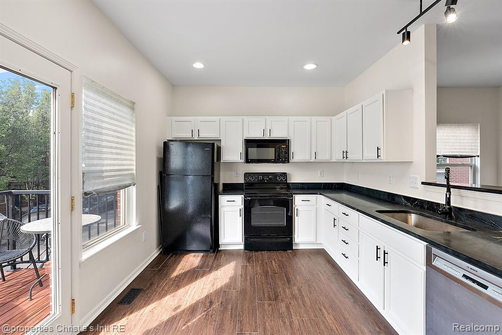 298 E PALMER Street, 26, Detroit, MI 48202 — Photo 12
