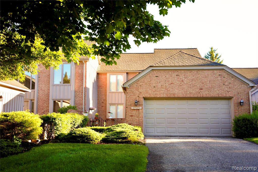37520 Amber Drive, Farmington Hills, MI 48331 — Photo 2