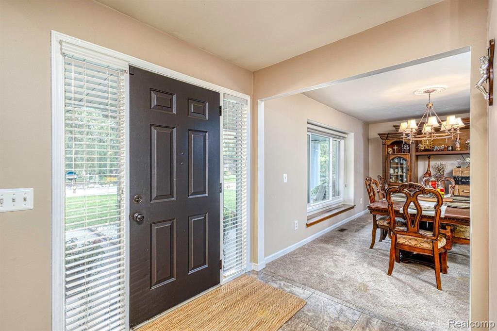 7464 WESTBURY Boulevard, West Bloomfield, MI — Photo 4