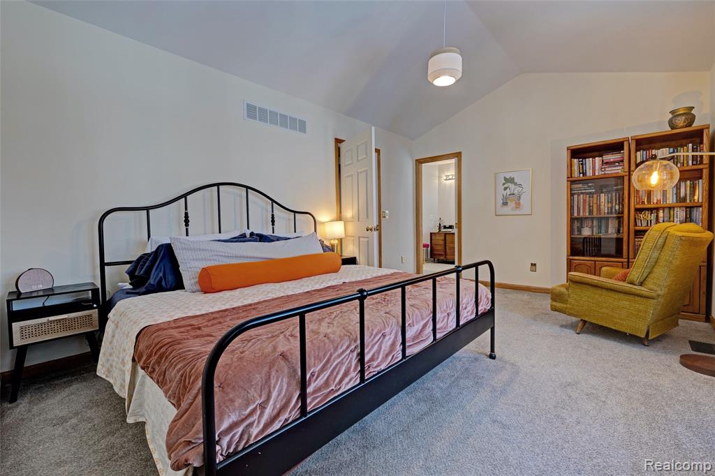 9619 Tree Top Court, Pinckney, MI, 48169