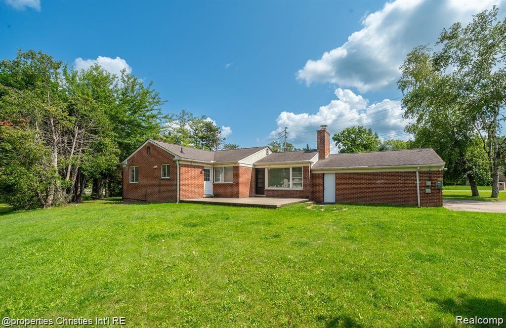4912 S CLUNBURY Road, West Bloomfield, MI — Photo 7