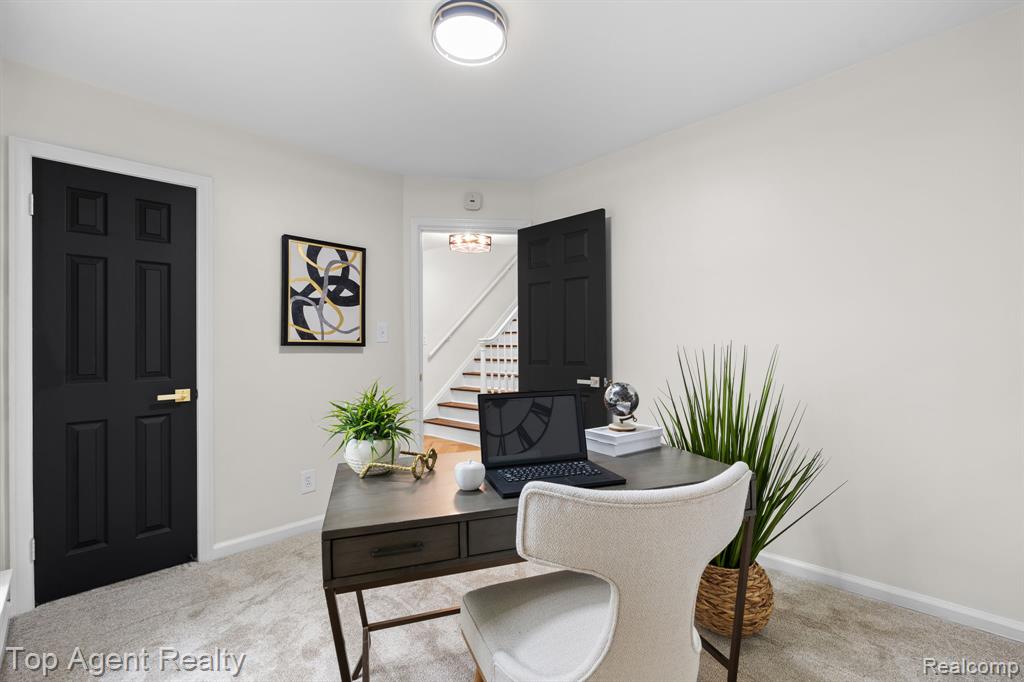 1894 Broadstone Road, Grosse Pointe Woods, MI 48236 — Photo 18