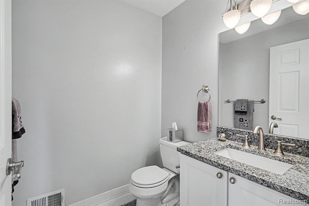 6076 Evergreen Lane, Grand Blanc, MI 48439 — Photo 13