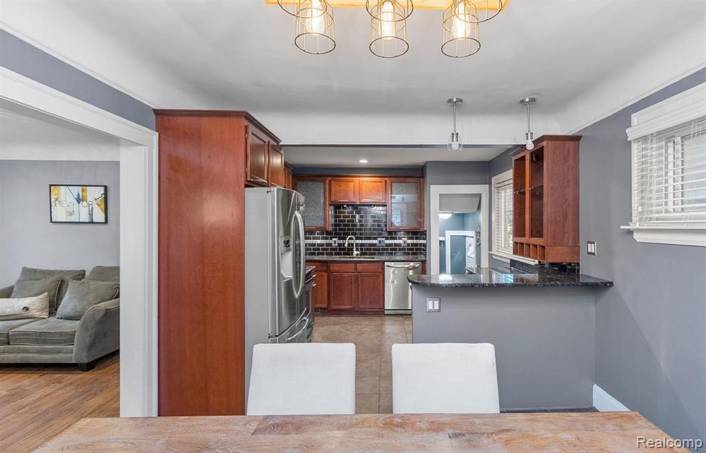 615 E 5TH Street, Royal Oak, MI 48067 — Photo 6