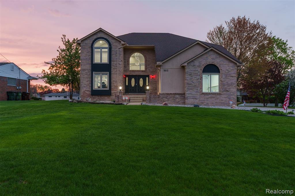 5615 Woodmire Drive, Shelby Twp, MI 48316 — front exterior