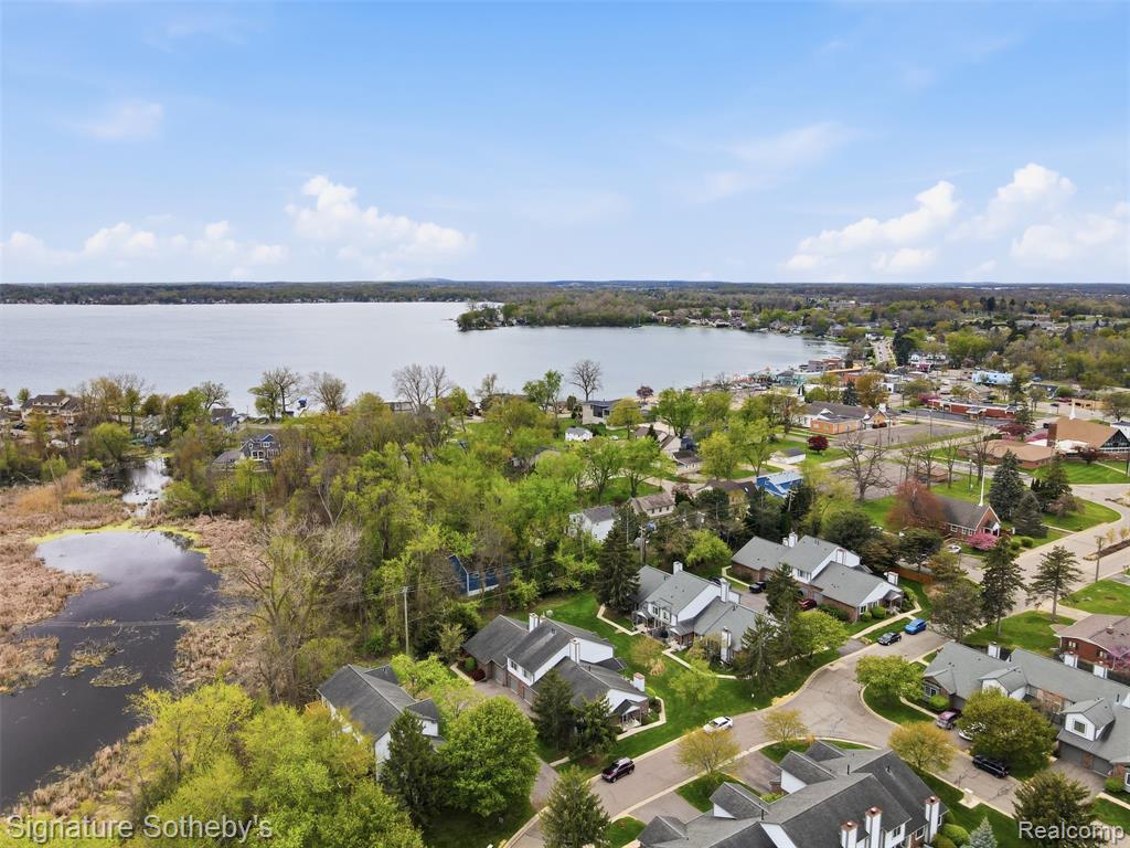 452 Nicolet Street, 6, Walled Lake, MI 48390 — Photo 23