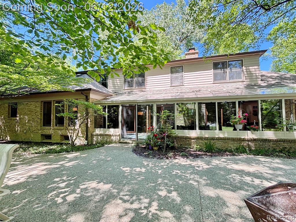 5684 Sussex Court, Troy, MI 48098 — Photo 41