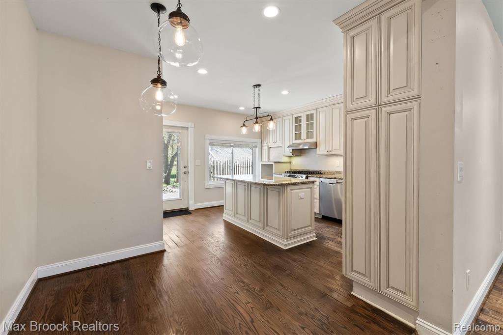 2375 Lakeside Drive, Highland, MI 48356 — Photo 14