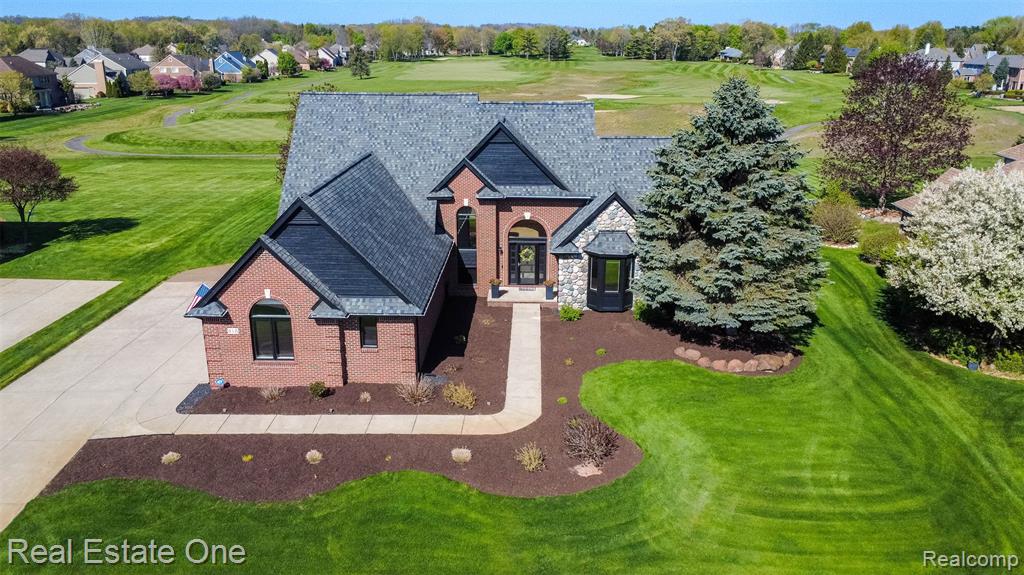 418 Gleneagles, Highland, MI