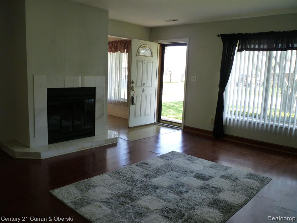 3986 WESTPOINT Street, Dearborn Heights, MI 48125 — Photo 2
