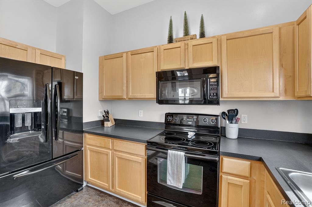 1137 Hudson Drive, Howell, MI 48843 — Photo 9