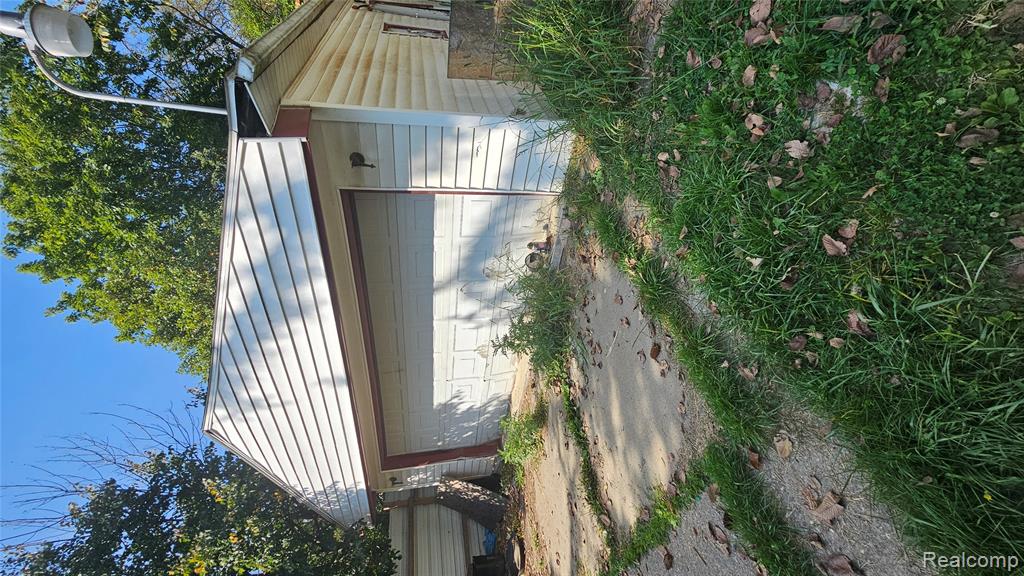 4201 Winona Street, Flint, MI 48504 — Photo 12