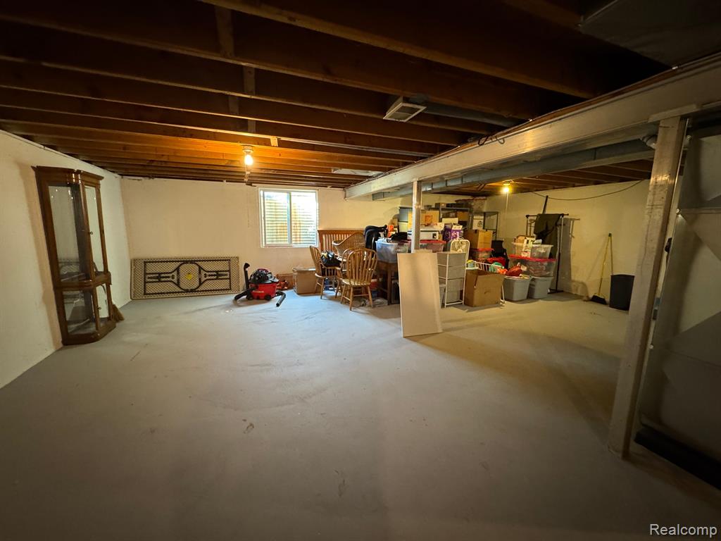 2774 Roundtree Drive, Troy, MI 48083 — Photo 33