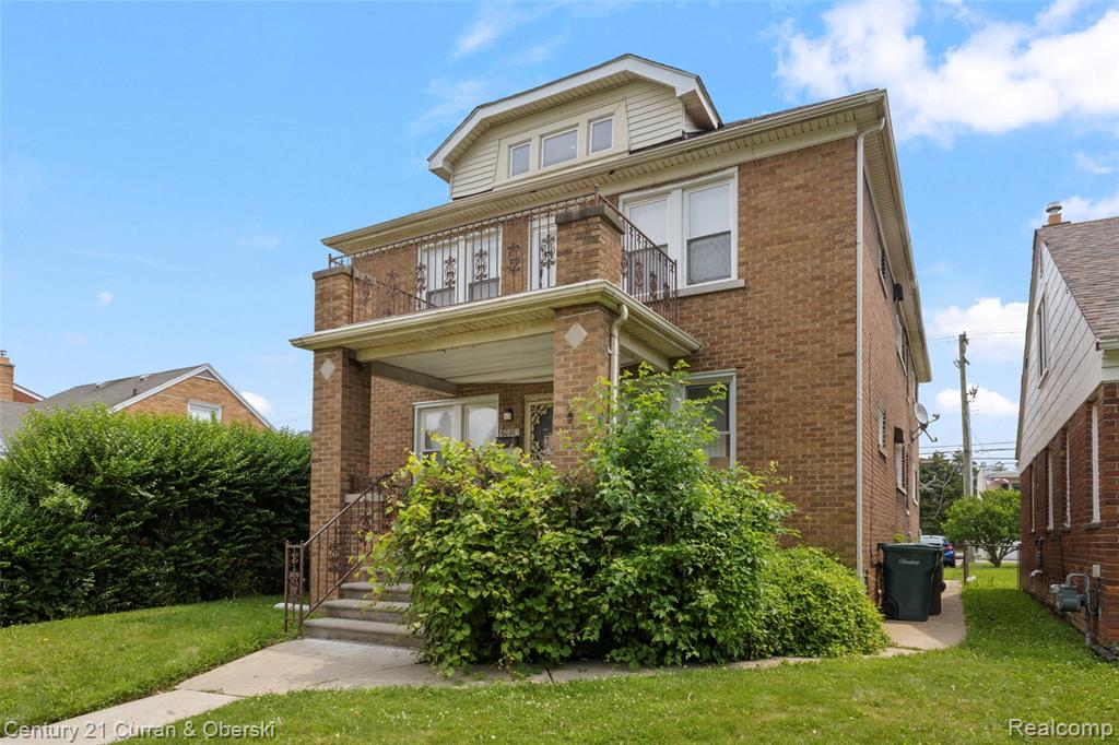 6022-6028 APPOLINE, Dearborn, MI 48126 — Photo 2
