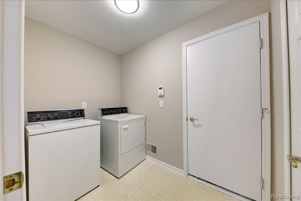 4269 Warrington Drive, Wixom, MI 48393 — Photo 21
