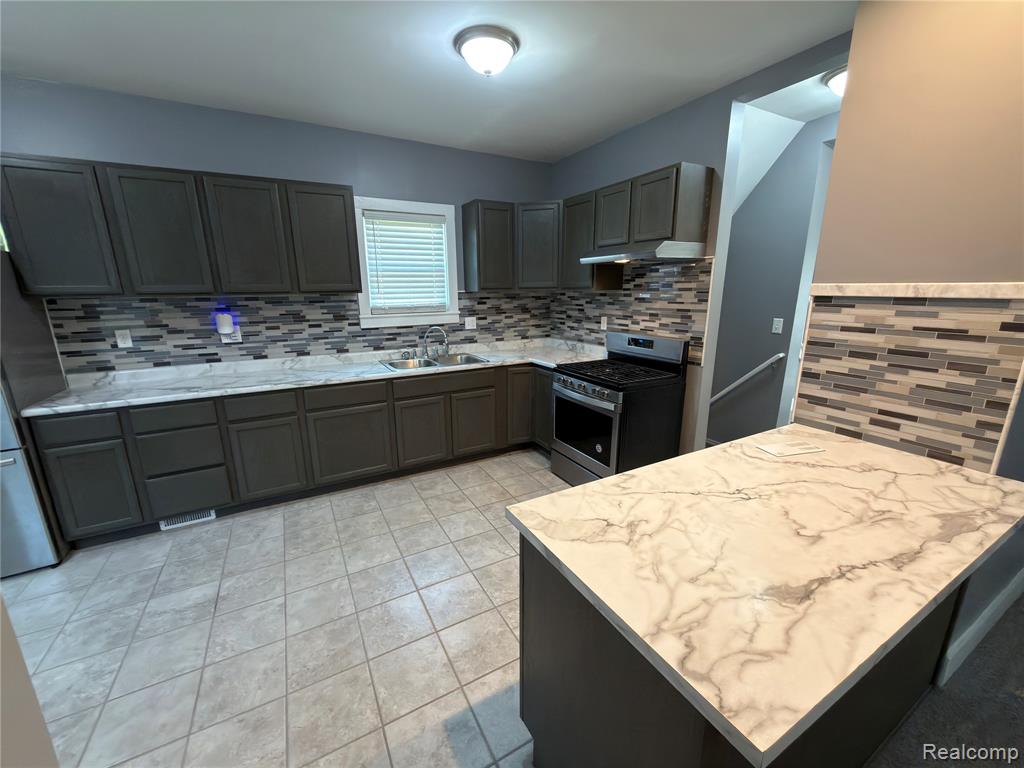 15 FOREST Street, River Rouge, MI 48218 — Photo 4