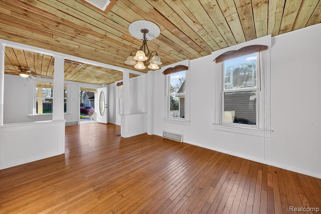 913 Cedar Street, St. Clair, MI 48079 — Photo 8