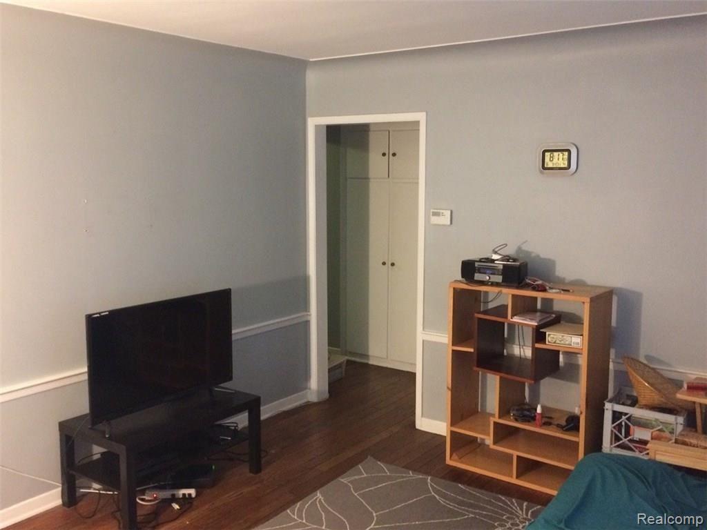 909 W 4TH Street, Royal Oak, MI 48067 — Photo 10